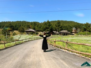 Cùng Hòa Minzy và S.T khám phá du lịch Vân Hồ