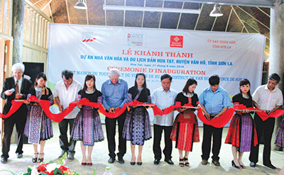 KHÁNH THÀNH NHÀ DU LỊCH BẢN HUA TẠT