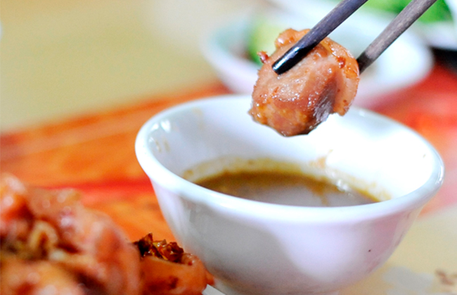 Bê chao chấm cùng nước tương bùi bùi thì quả là chuẩn vị