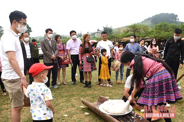 chợ phiên chiềng đi, vân hồ