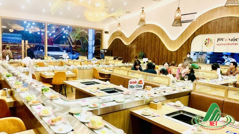joy in moc chau nha hang lau moc chau (1)