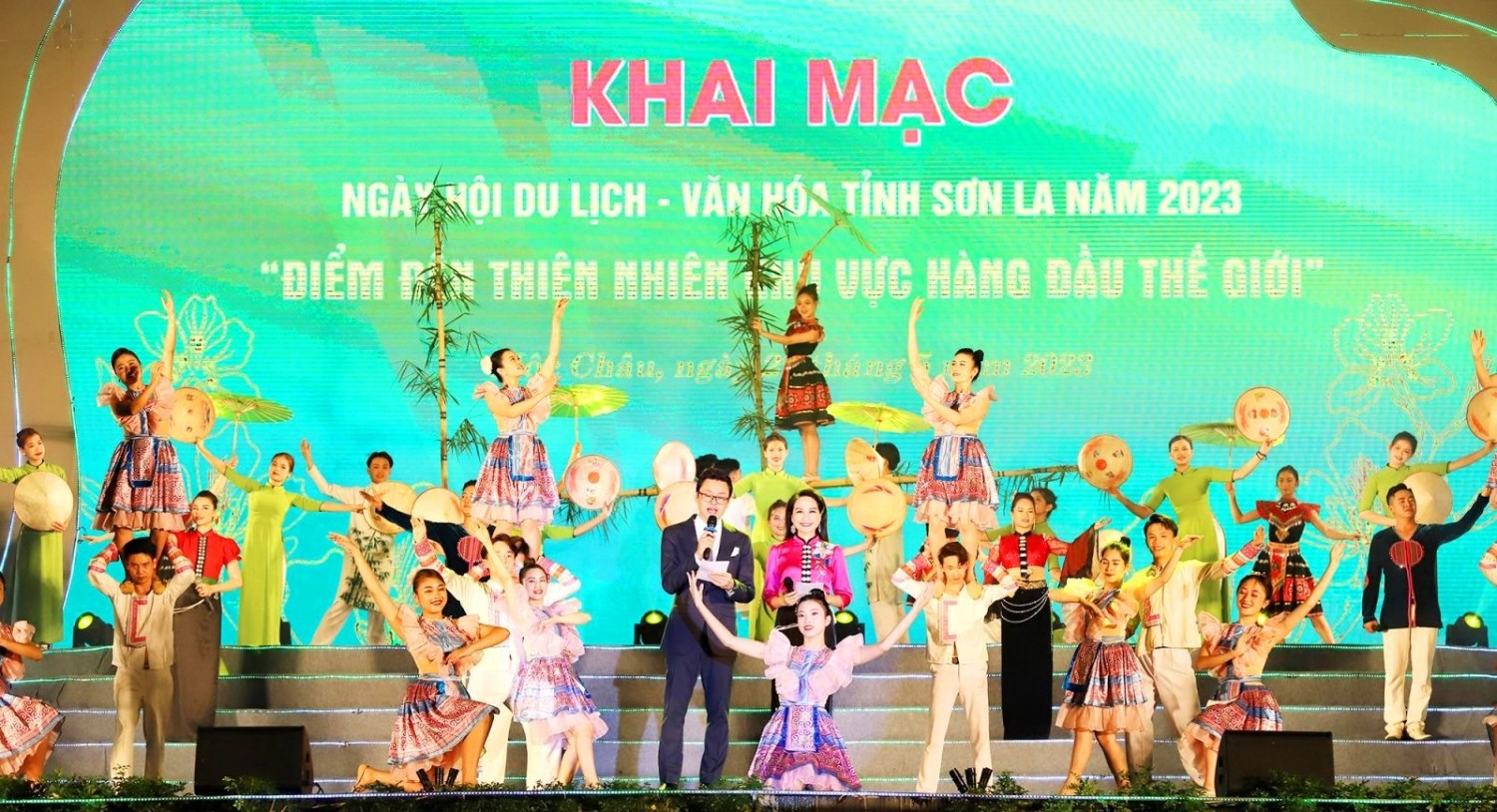 Chương trình nghệ thuật “Điểm đến thiên nhiên khu vực hàng đầu thế giới”